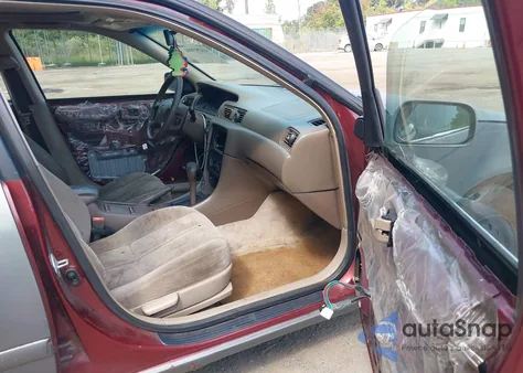 2001 Toyota Camry Le from USA, damaged, VIN 4T1BG22K01U070375